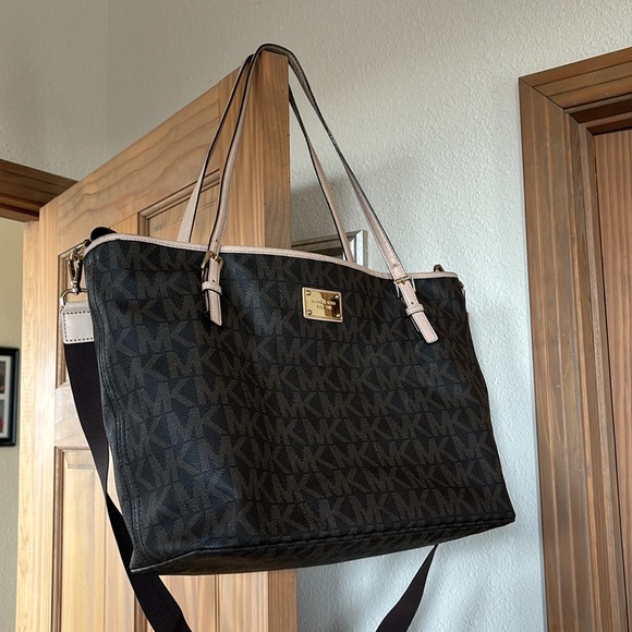 Michael Kors Large Leather Diaper Bag - Picture 16 of 17